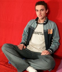 Valentin A 5ccbd6a5b3ccc.jpg