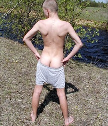 Alex 5cd2765001d17.jpg