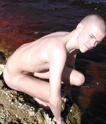 Alex 5cd27681ba75c.jpg