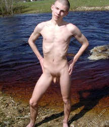 Alex 5cd27690672ea.jpg