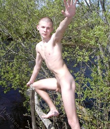 Alex 5cd276bc9d74a.jpg