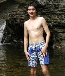 Florian 5ce0de837834a.jpg