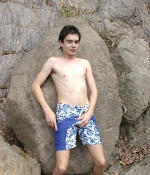 Florian 5ce0deb65b06d.jpg