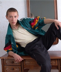 Gosha 5ce4f15ad9a97.jpg