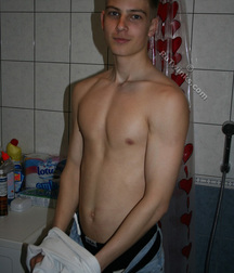 Leroy 5cea2c3ab2c04.jpg