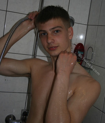 Leroy 5cea2c883f4f4.jpg