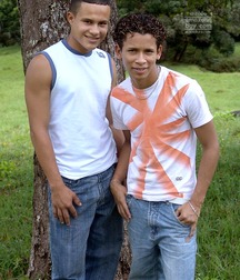 Homero  and  Xachi 5cf3783b454b1.jpg