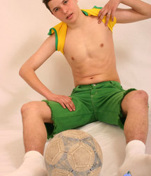Simon A  5d0b2b27648e5.jpg