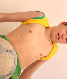 Simon A  5d0b2b3842567.jpg