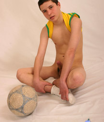 Simon A  5d0b2bab18009.jpg