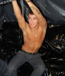 Andre In Dungeon 5d14761eeaf9d.jpg
