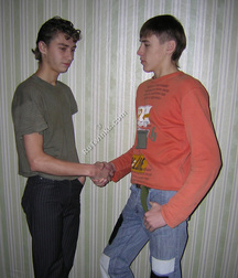 Carlos &Tsigan 5d174bd8bb53c.jpg