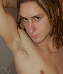 Ladan 5d1c5b78341bb.jpg