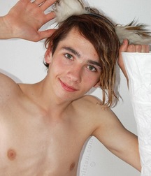 Danil  5d3bfef52db10.jpg