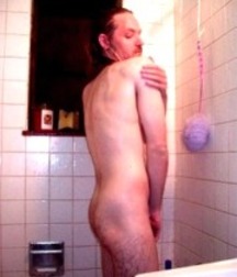 Shower Guy and Snow Peni 55920ac2beea3.jpg