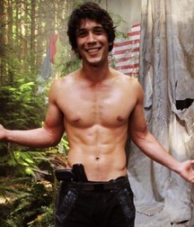 TV Hero's 5a85ee569079a.jpg