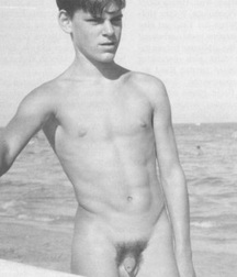 A other nudist boy 58e124363b6d9.jpg