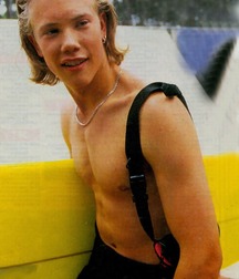 Cute Boys Surfing 02 557de4fd2c80f.jpg