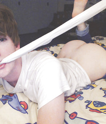 cute boys feet 568d57d15545e.jpg