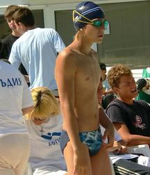 Cute Boys At The Pool 01 585df3cdacd4e.jpg