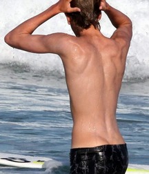 Cute boys surf too 01 59871df981ac9.jpg