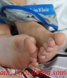 beautiful feet attached to handsome Teens  5a31e79b0df8d.jpg