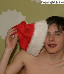 Aaron aka Brian Christmas Show 5a3de68f69511.jpg