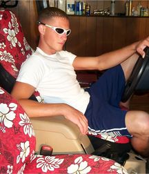 JAY and his red jeep 57afbcdf73eb1.jpg