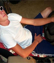 JAY and his red jeep 57afbce26b382.jpg