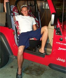 JAY and his red jeep 57afbcec2dc75.jpg