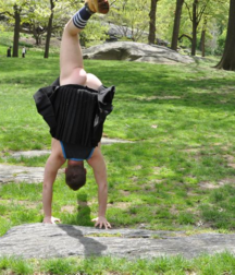 Wearing a kilt in NYC. Public exposure 57cc9ab71f125.png
