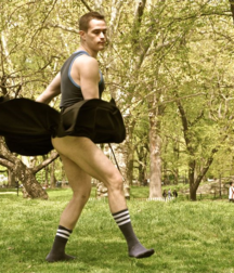 Wearing a kilt in NYC. Public exposure 57cc9b1656f74.png