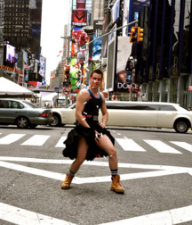 Wearing a kilt in NYC. Public exposure 57cc9b643cee2.png