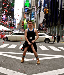 Wearing a kilt in NYC. Public exposure 57cc9b76a8ae5.png