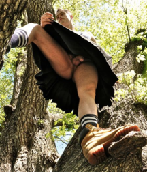 Wearing a kilt in NYC. Public exposure 57cc9bd8826dc.png
