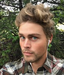 Sexy Blonde Easton Mitchel 5de540fb9b7a3.jpg