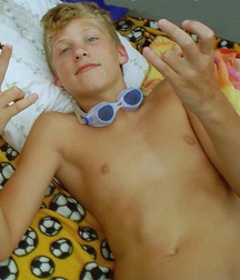 Twinks 02 5e8fbd9229df1.jpg