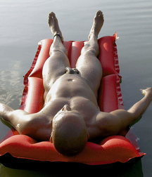 I'm on a raft soaking in the sun boys porn 5f0239e8d5bd6.jpg