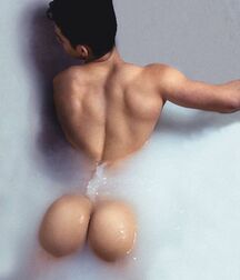 Best asses I could find for a Sunday night. 60a856bc04dea.jpg