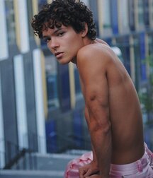 Omar Rudberg of Young Royals Simon 60f32a3c5e96a.jpg