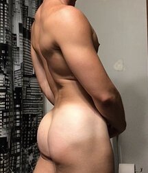 Muscle JOCK Tate in the gym and at home 6131501ad351c.jpg