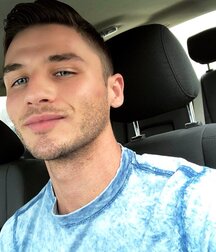 Muscle JOCK Tate in the gym and at home 6131509b05e83.jpg