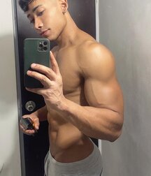 Roy Royal muscle Latino  Boys Porn 62103e49a3775.jpg