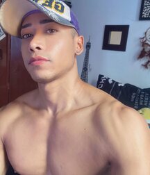 Roy Royal muscle Latino  Boys Porn 62103e4d7b1df.jpg