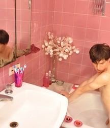 (ihti) - Julian and boyfriend 5d46976983024.jpg