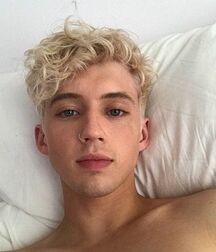 Pretty Boys-1 Twink Tube 61a569f041292.jpg