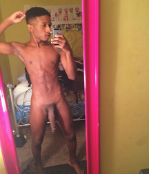 Selfies01 59963df24fd6c.jpg