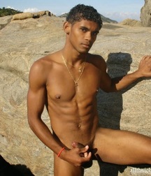 Jonathan 5b60e2560120b.jpg