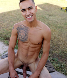 Muscle Hunks 5c43c0f469501.jpg