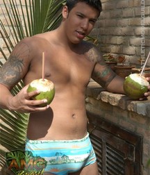 Twins 5dd9a1a30d7ac.jpg